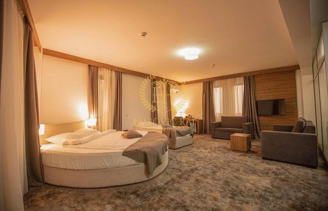 Hotel Emrovic Raj Novi Pazar Exterior foto