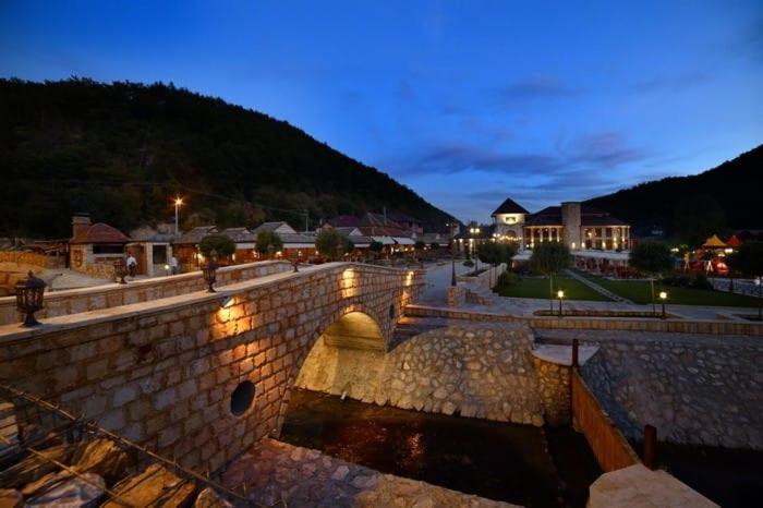 Hotel Emrovic Raj Novi Pazar Exterior foto